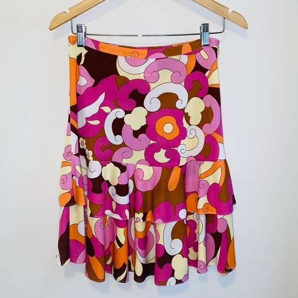 Dolce&Gabbana Psychedelic Layered Circa 70’s Pucci-esque
Retro Vintage Skirt - Picture 3 of 9